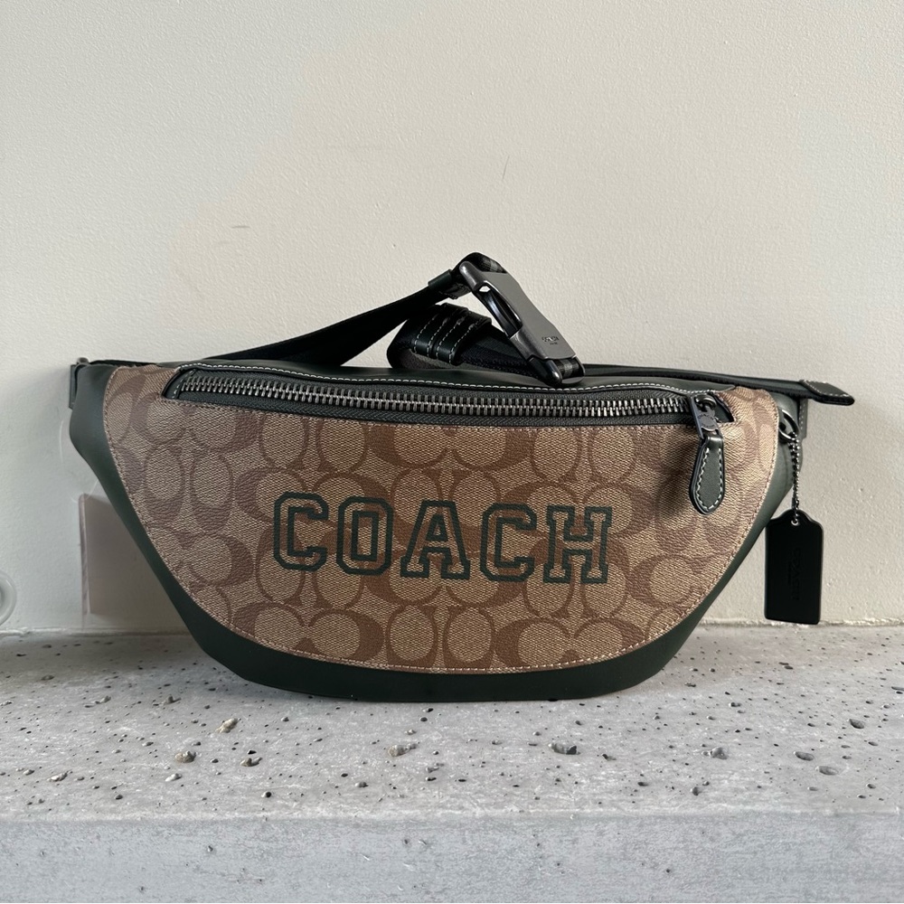 NWT Coach Warren Belt Bag In Signature Canvas With Varsity Motif